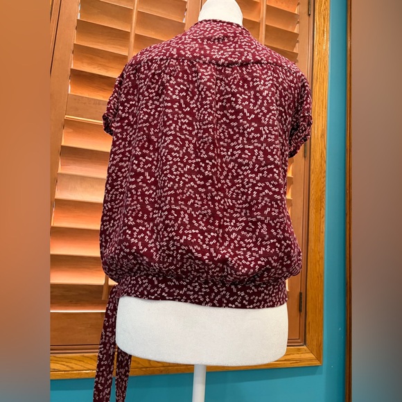 Universal Threads Burgundy Top - Picture 6 of 6